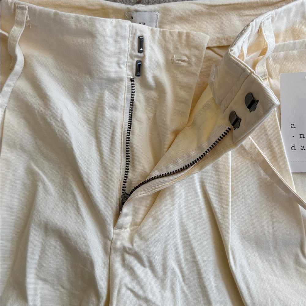 Cream Wide-Leg Chino pants - Picture 4 of 9